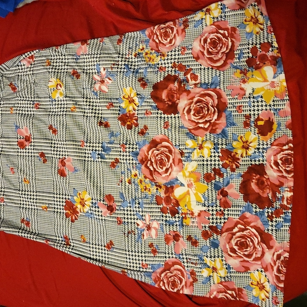 Dress - Picture 2 of 3